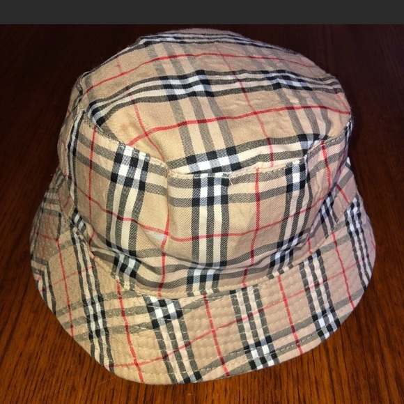burberry rainbow bucket hat